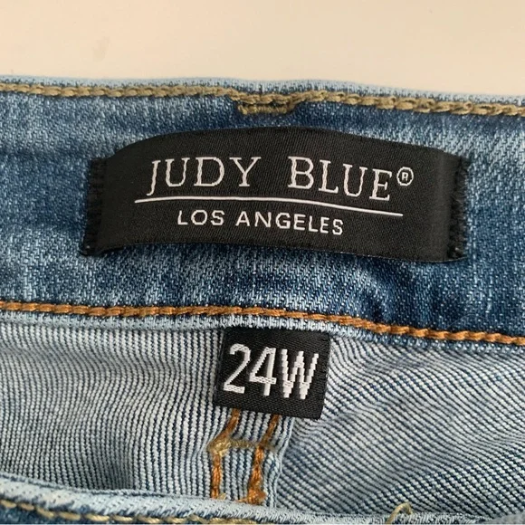 Judy Blue Boyfriend Fit High Waist Light Wash Jeans Size 24W - Picture 2 of 14